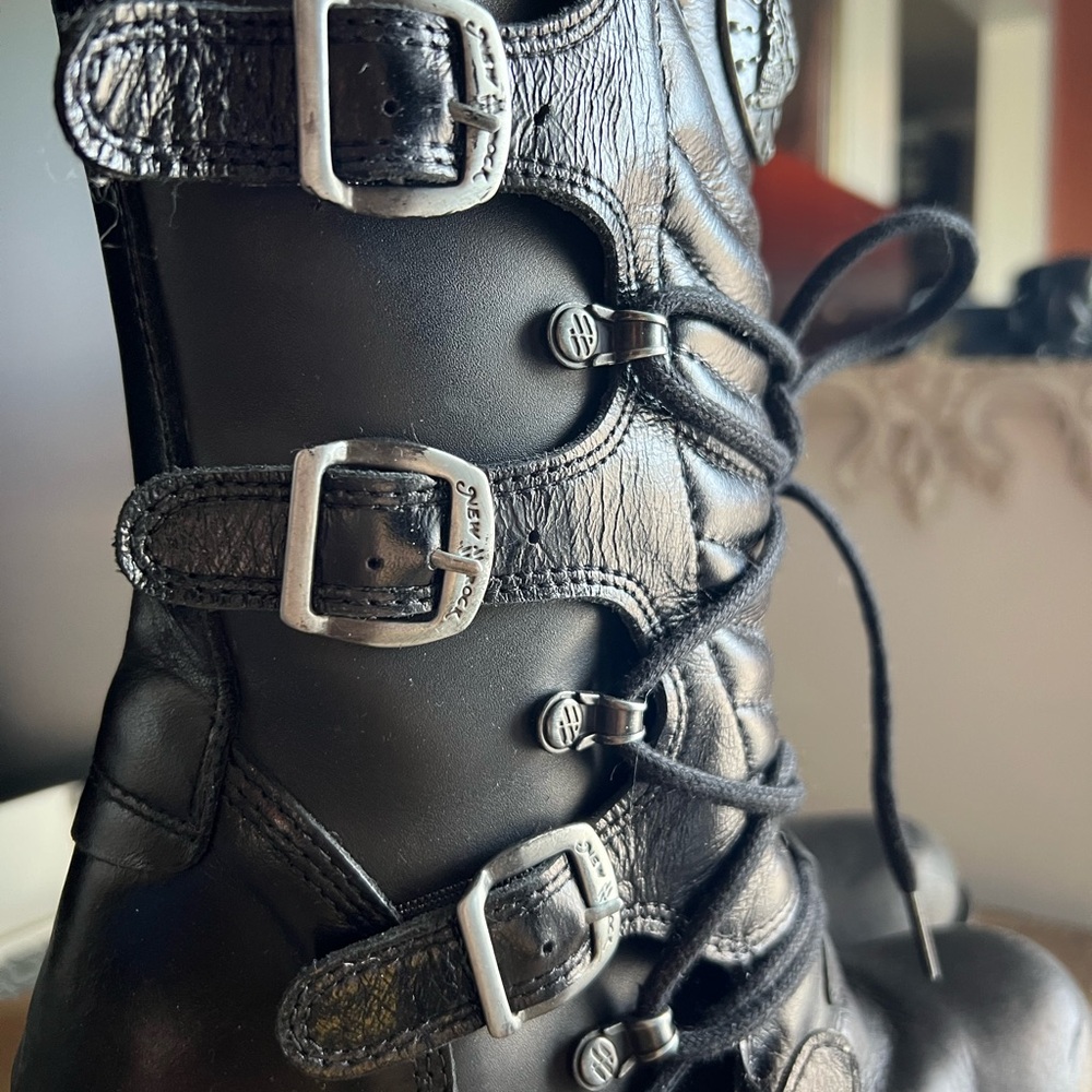 NWT New Rock Black Leather Women's heeled Boots - Picture 3 of 6